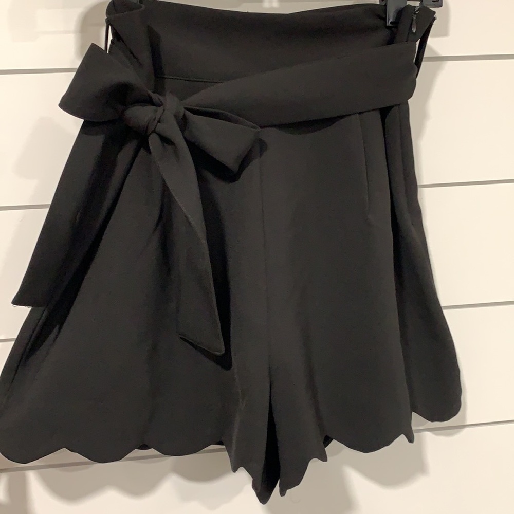Aqua black high-waisted scalloped-hem shorts. Size XS